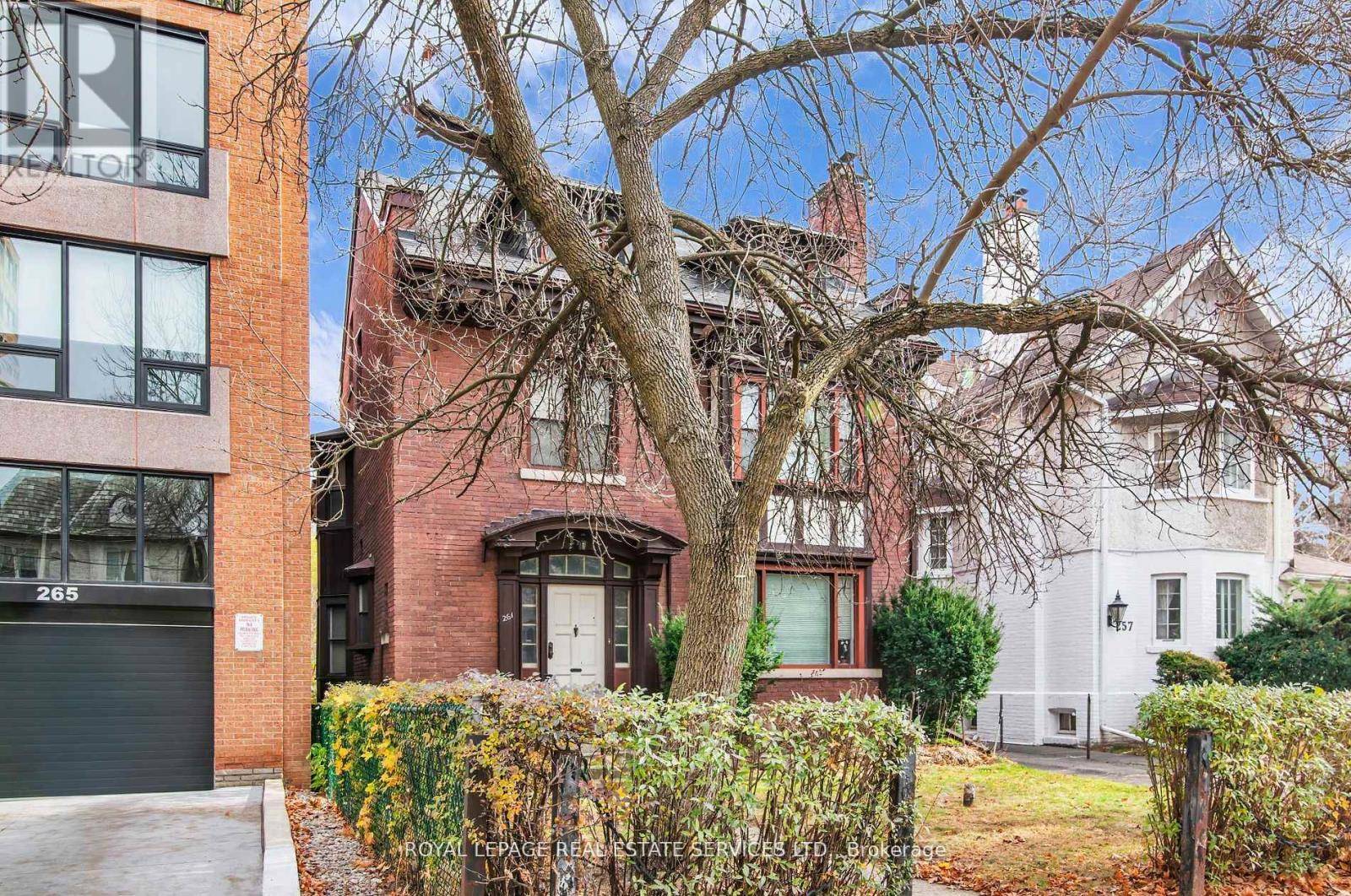 Toronto (casa Loma), ON M4V2N9,257&261 POPLAR PLAINS ROAD