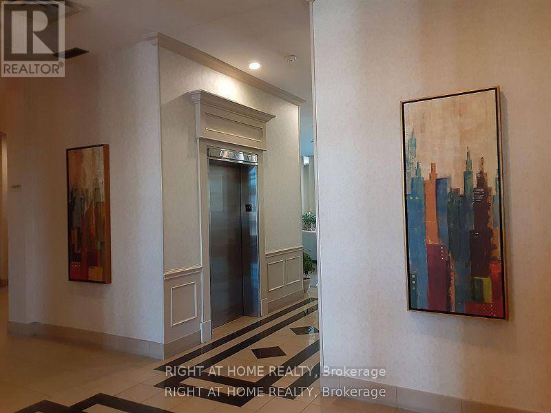 Toronto (thorncliffe Park), ON M4H1P3,11 Thorncliffe Pk DR #608