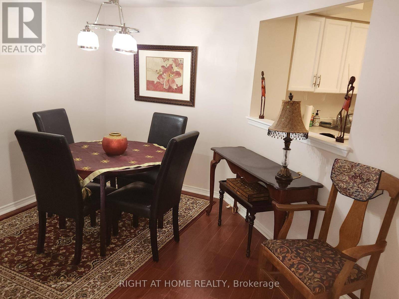 Toronto (thorncliffe Park), ON M4H1P3,11 Thorncliffe Pk DR #608