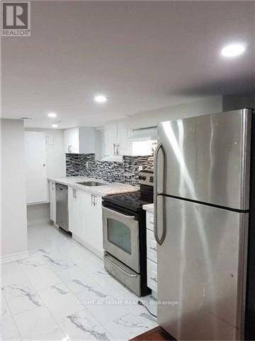 Toronto (lansing-westgate), ON M2N1C9,41 Cameron AVE #Lower