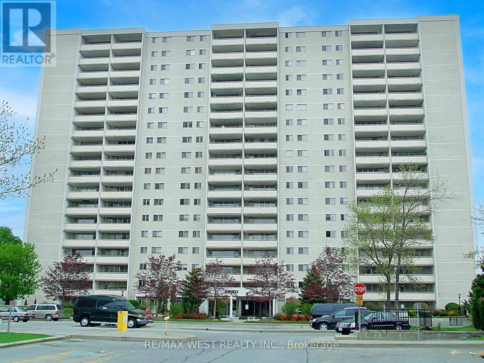 Toronto (parkwoods-donalda), ON M3A2A3,1360 York Mills RD #1802