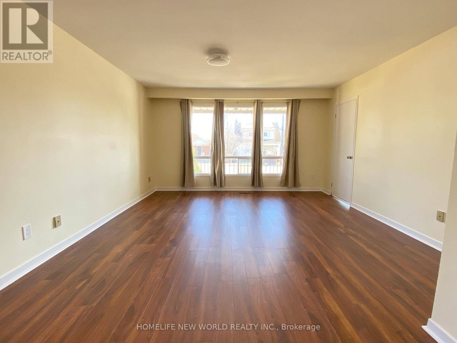Toronto (lansing-westgate), ON M2N1N5,290 SHEPPARD AVENUE W