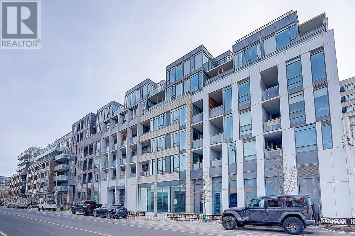 Toronto (little Portugal), ON M6J3K6,20 Gladstone AVE #311