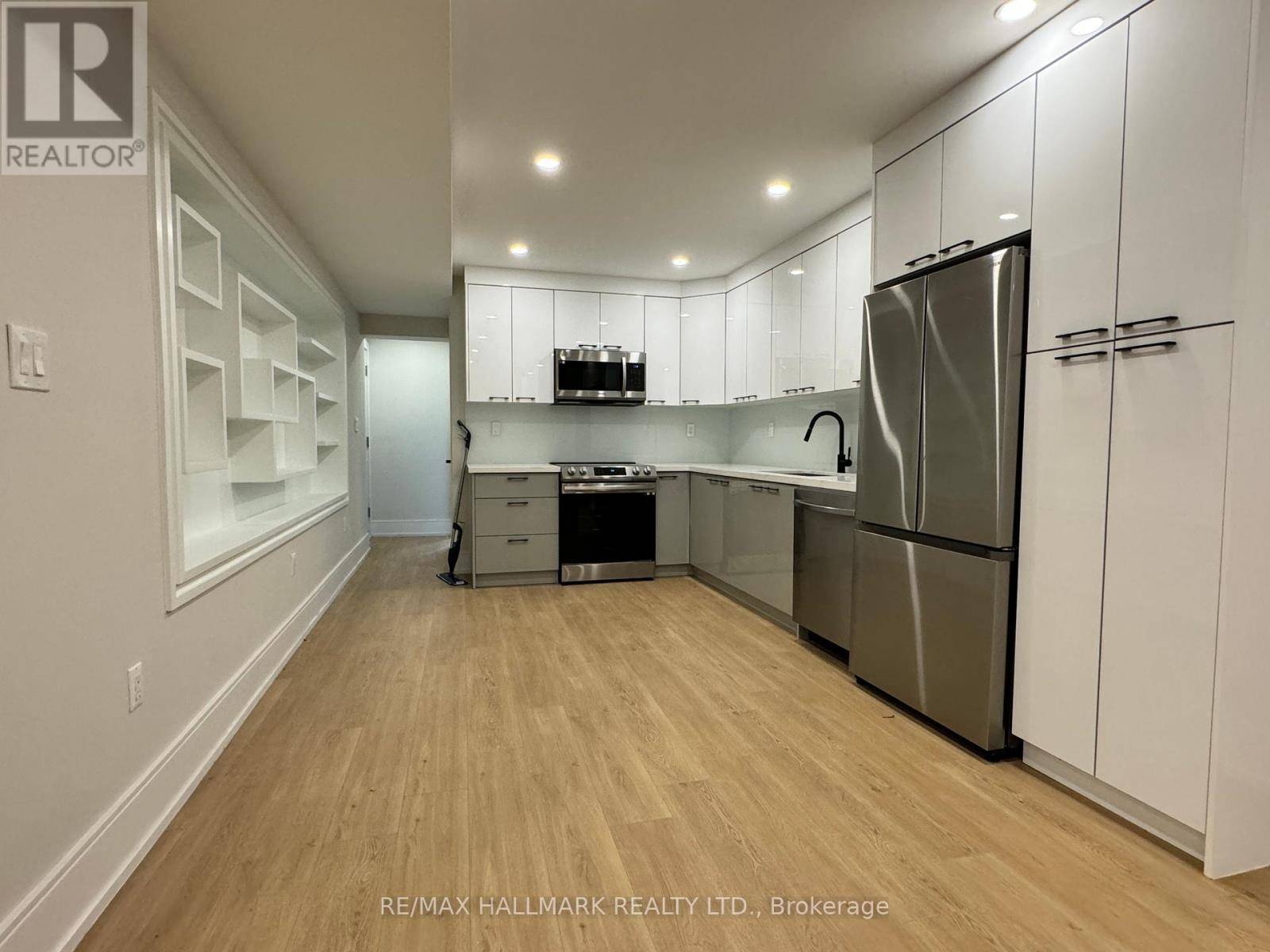 Toronto (kensington-chinatown), ON M5T2N9,116 Bellevue AVE #Main