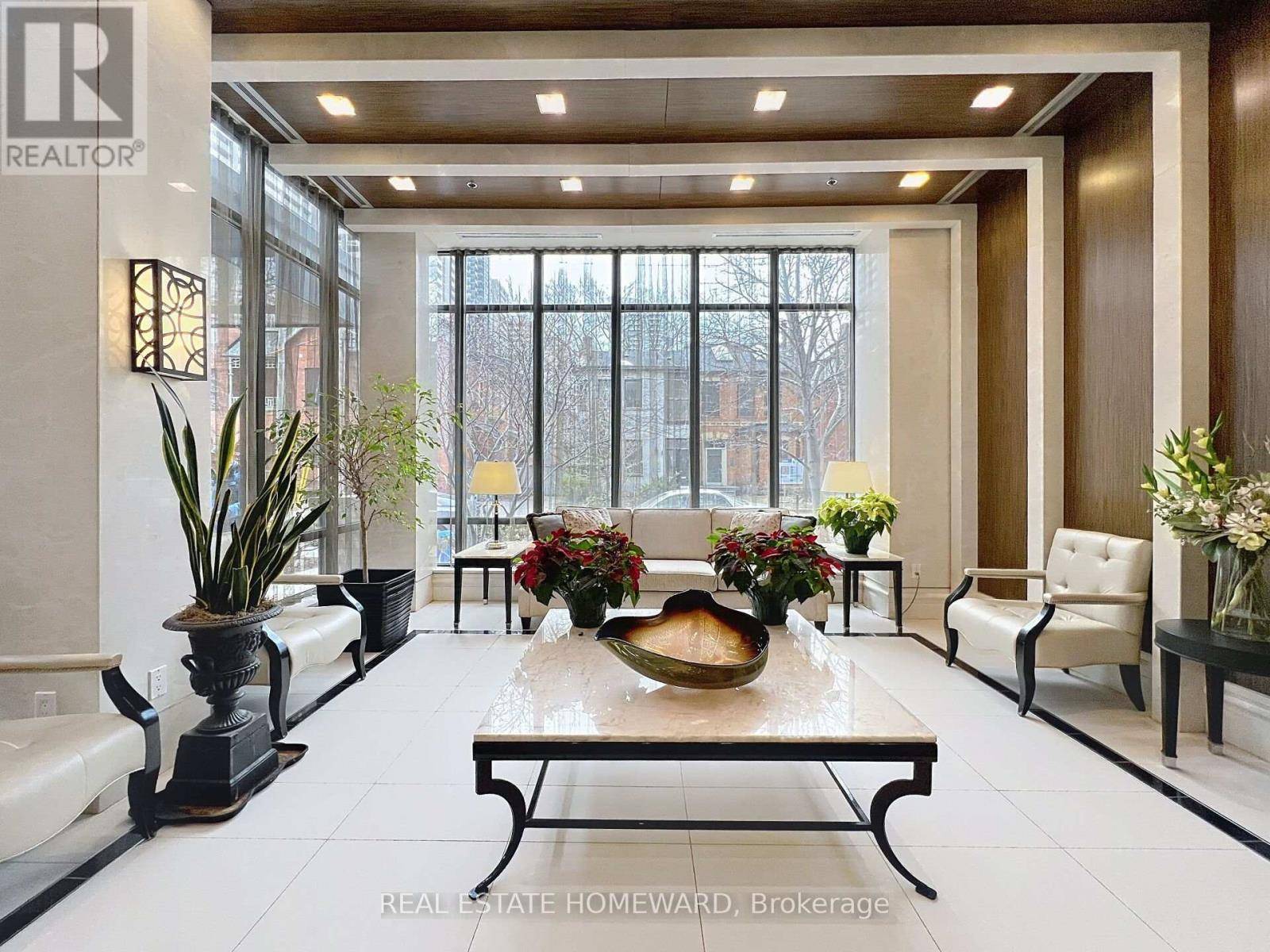 Toronto (north St. James Town), ON M4Y0A4,28 Linden ST #1705