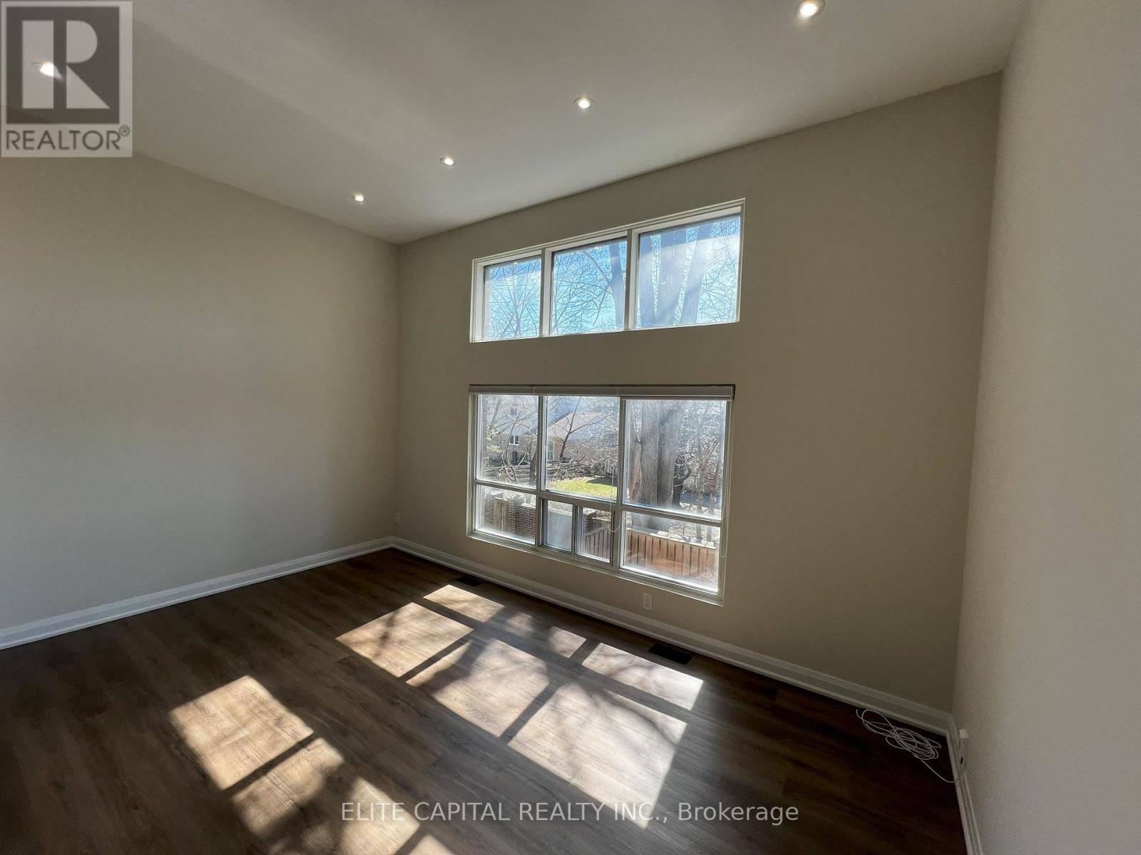 Toronto (hillcrest Village), ON M2H2Y8,15 JENNY WREN WAY