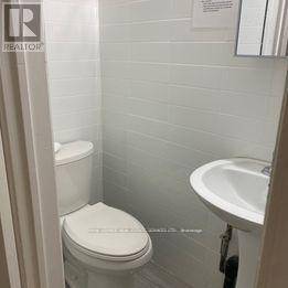 Toronto (cabbagetown-south St. James Town), ON M5A2L1,206 Carlton ST #106