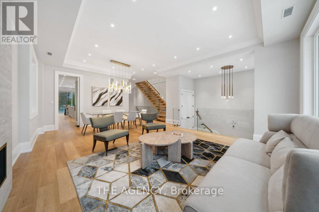 Toronto (bedford Park-nortown), ON M5M2T8,127 JOICEY BOULEVARD