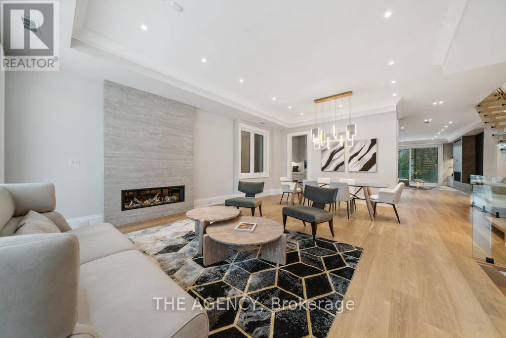 Toronto (bedford Park-nortown), ON M5M2T8,127 JOICEY BOULEVARD
