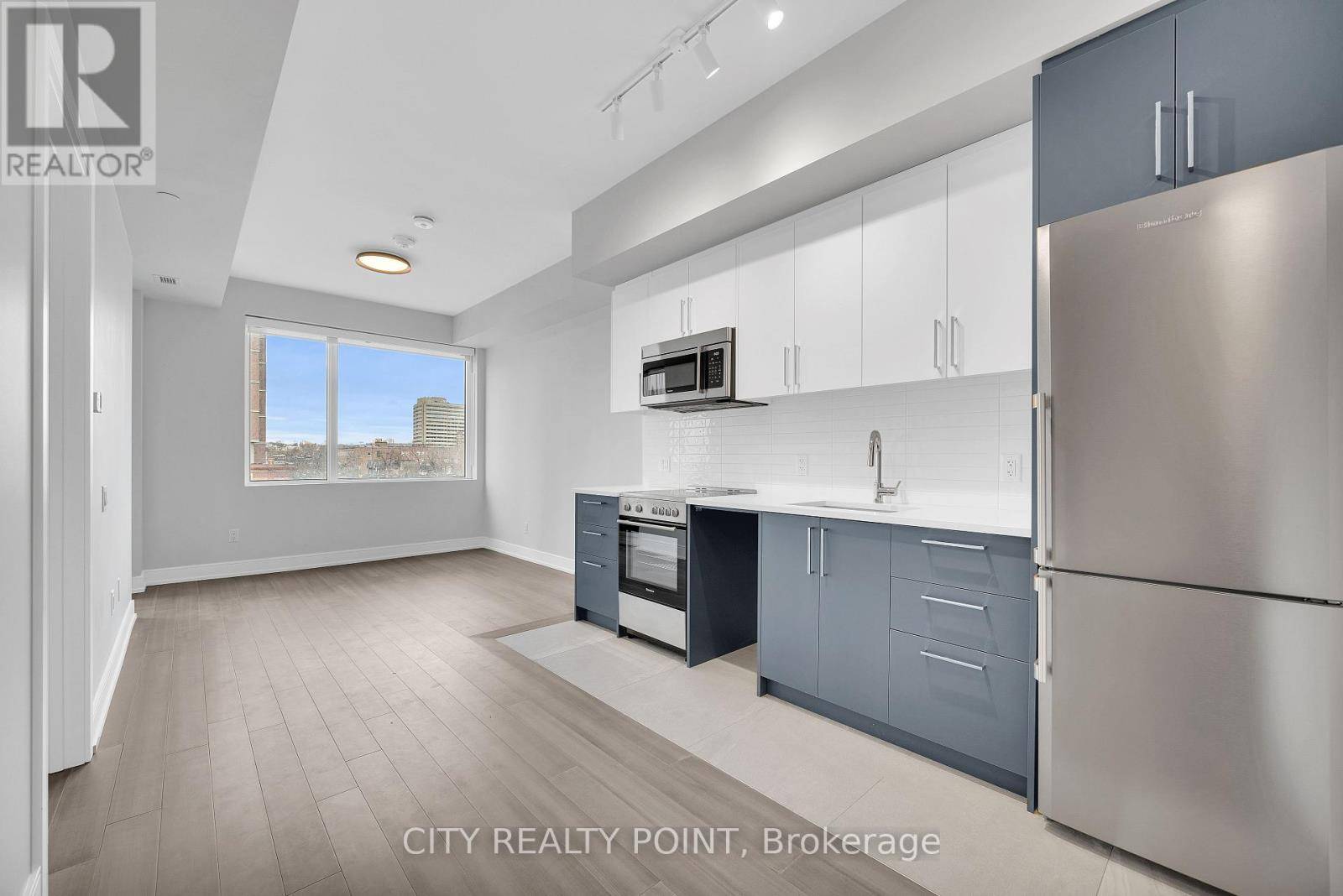 Toronto (university), ON M5S2H7,664 Spadina AVE #512