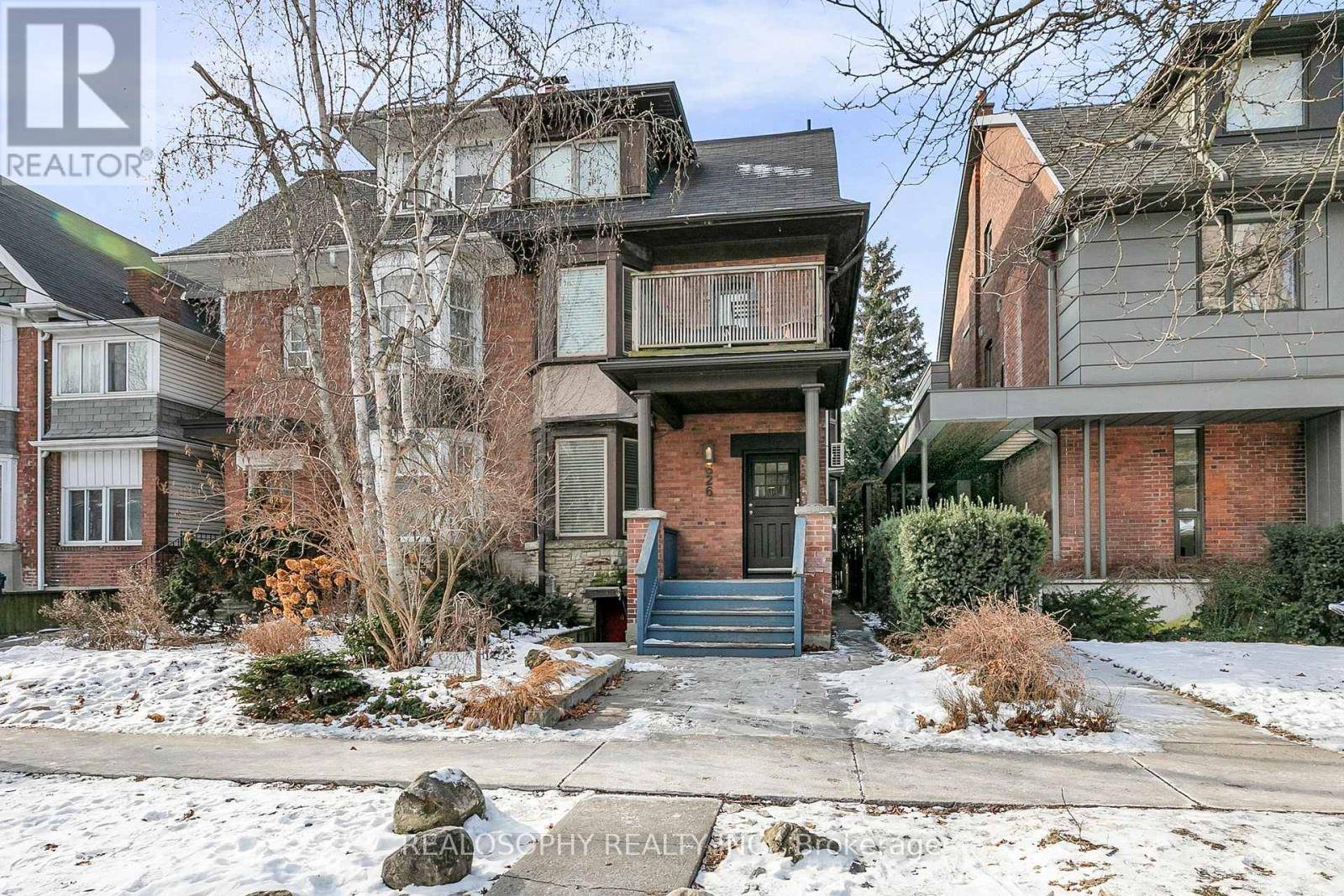 Toronto (annex), ON M5R2R9,626 HURON STREET
