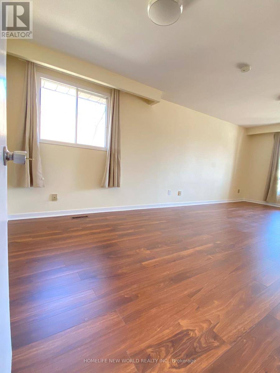 Toronto (lansing-westgate), ON M2N1N5,290 SHEPPARD AVENUE W