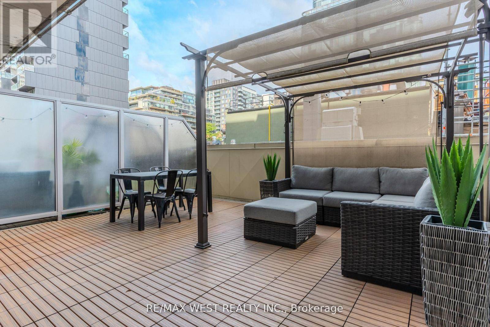 Toronto (waterfront Communities), ON M5V2M6,66 Portland ST #212