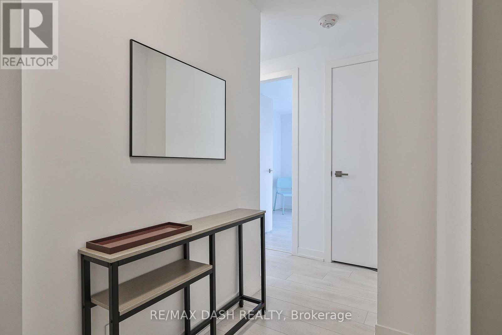 Toronto (casa Loma), ON M4V1R3,223 St. Clair AVE West #215
