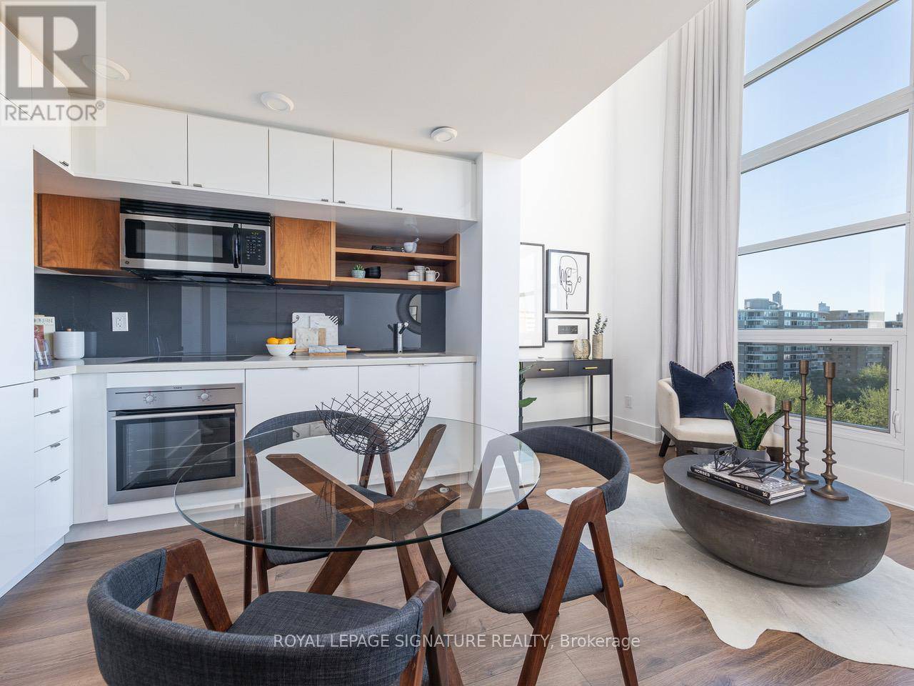 Toronto (yonge-st. Clair), ON M4V1N5,111 St Clair AVE West #925