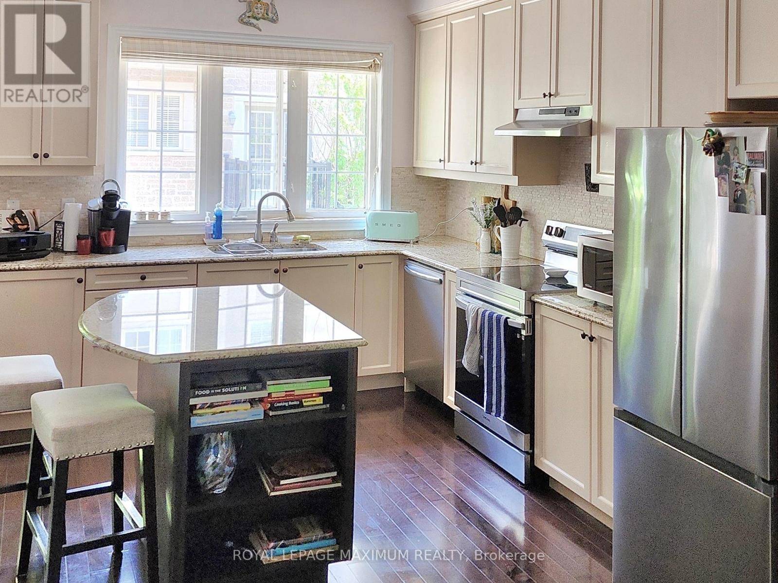 Toronto (willowdale West), ON M2R1C4,9 FLOOK LANE