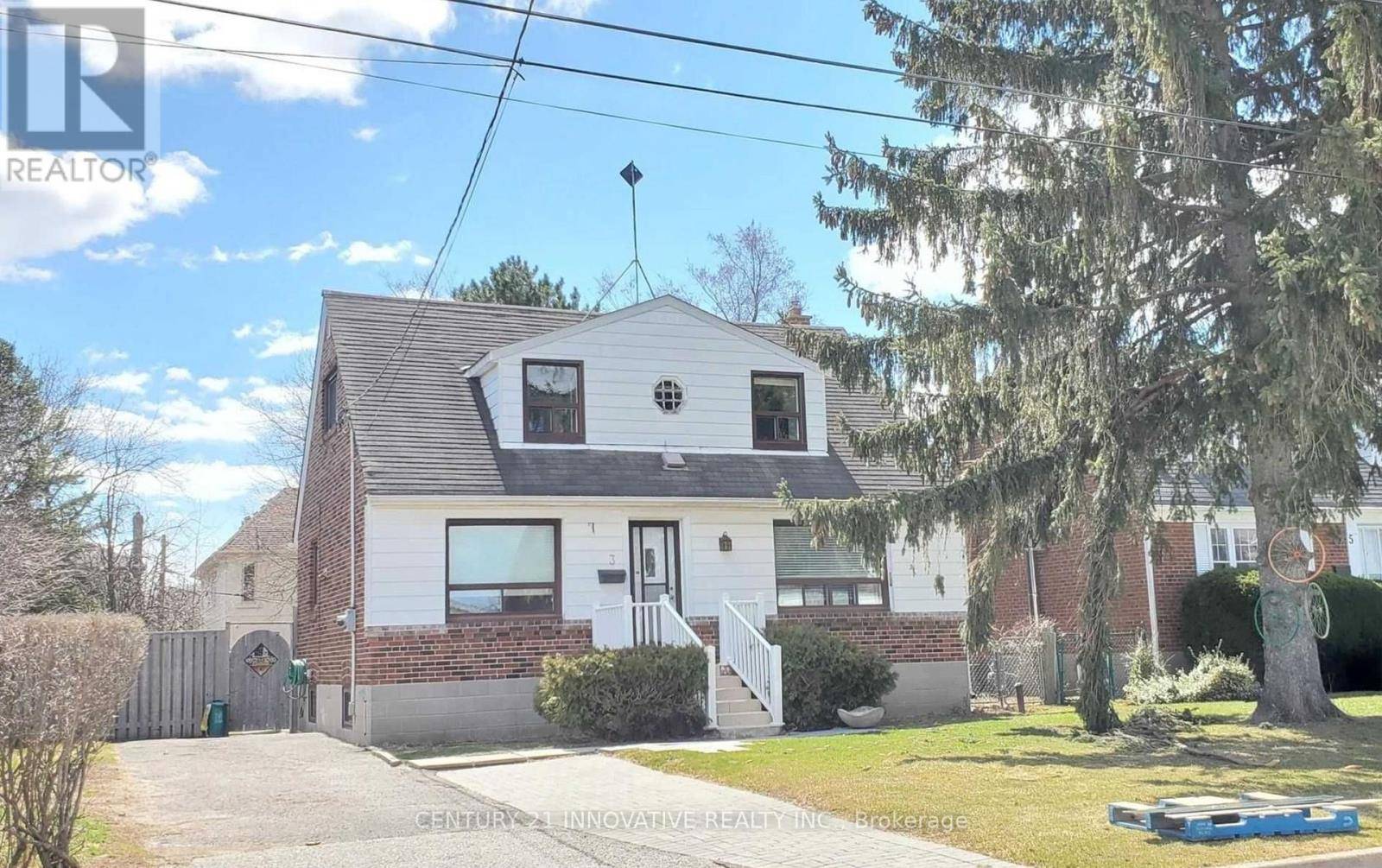 Toronto (newtonbrook West), ON M2R2E4,3 Calderon CRES #Main