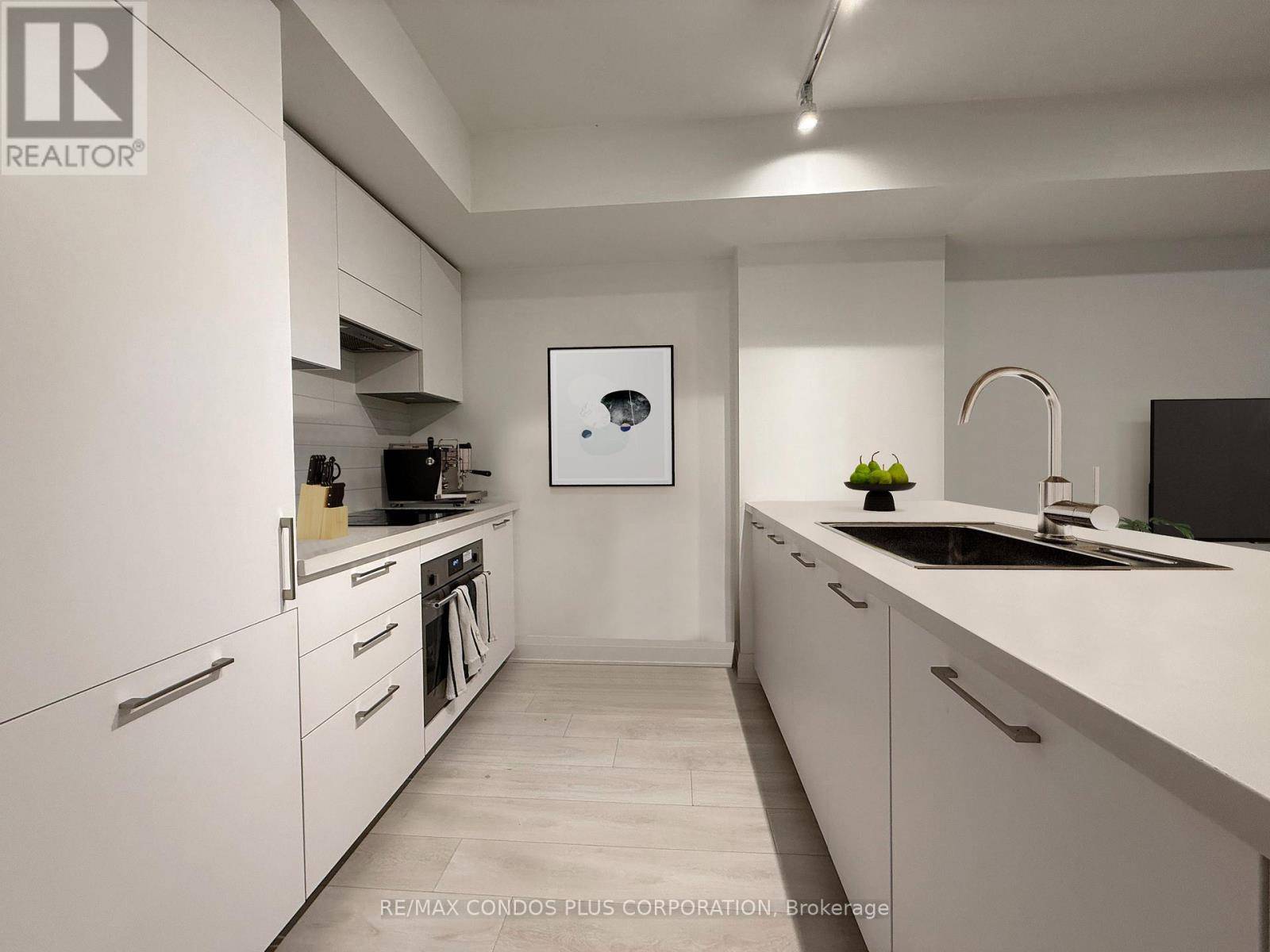 Toronto (thorncliffe Park), ON M4G0C9,33 Frederick Todd WAY #430