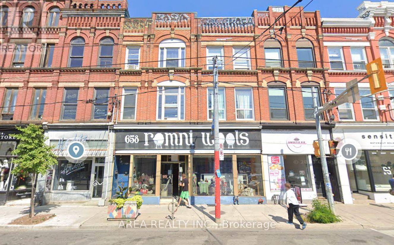 Toronto (trinity-bellwoods), ON M6J1E5,658 QUEEN STREET W