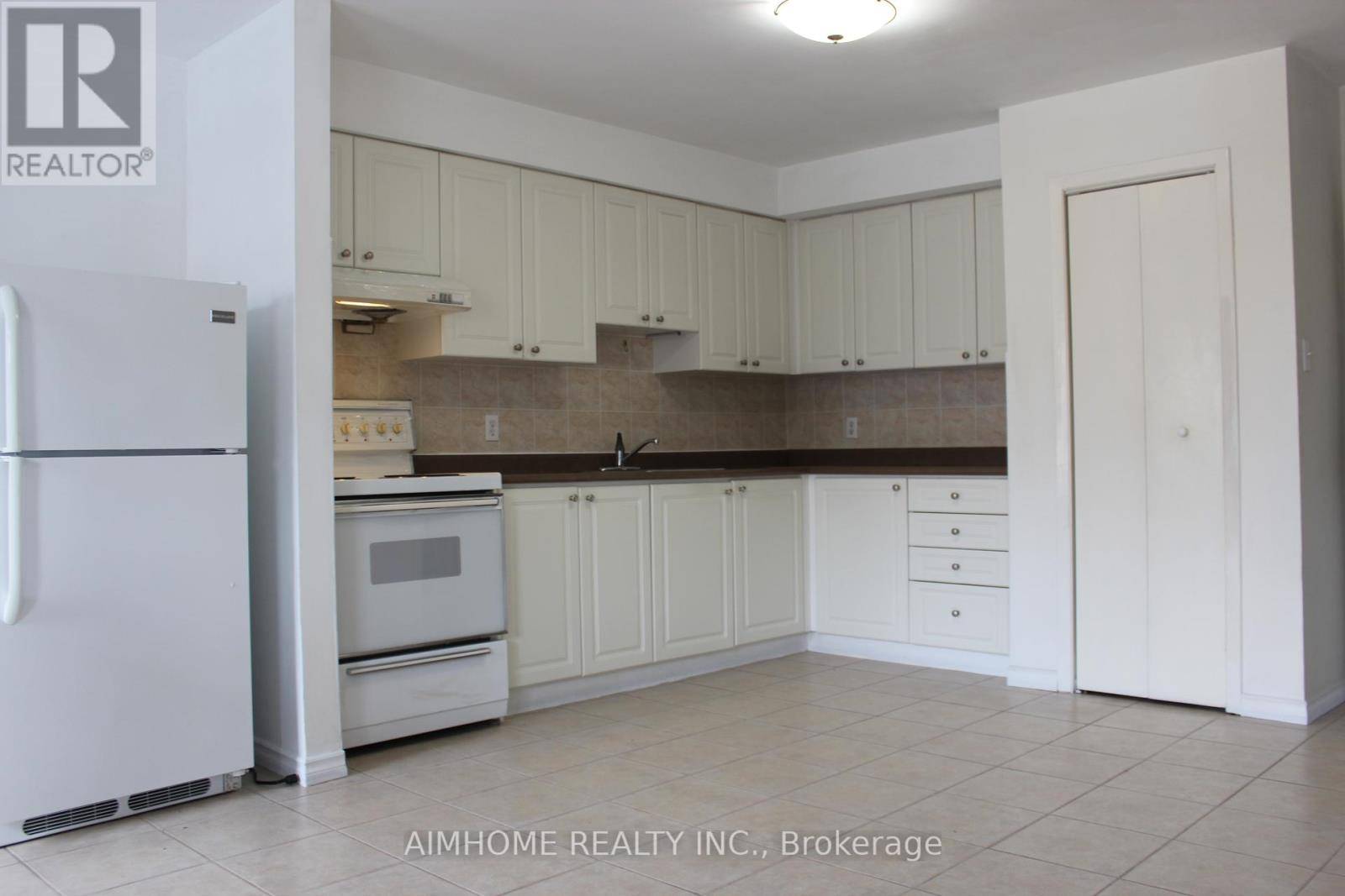 Toronto (oakwood Village), ON M6E2G6,1483 Eglinton AVE West #Apt 1