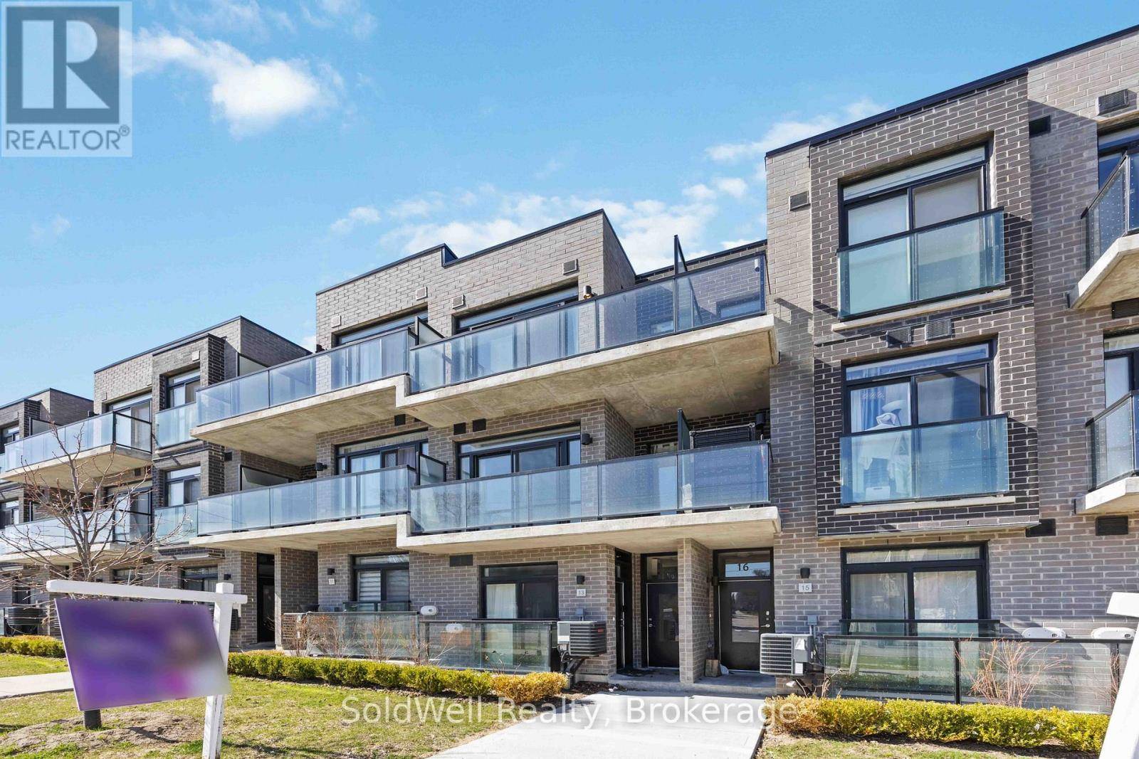 Toronto (newtonbrook East), ON M2N0L3,266 Finch AVE East #14