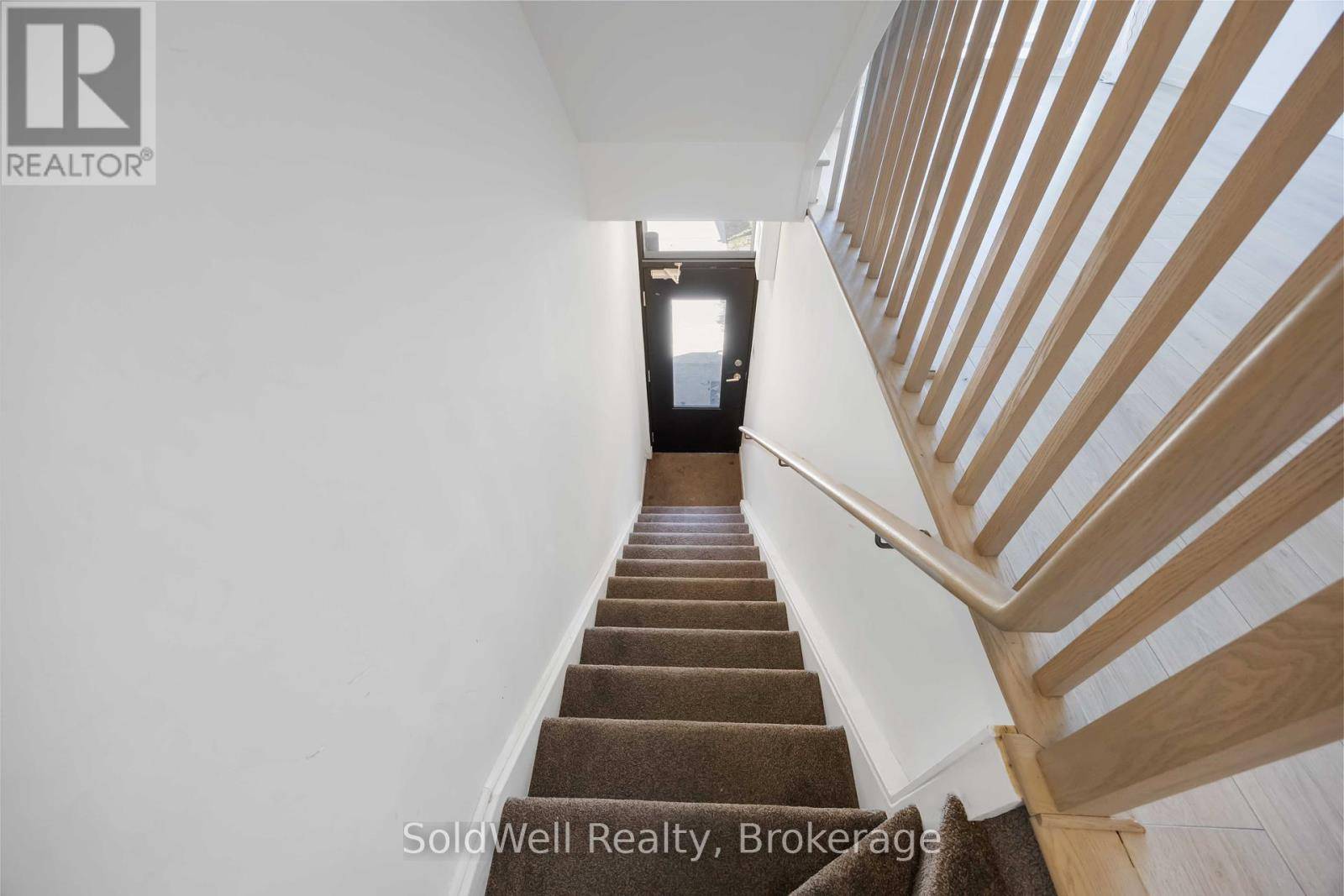 Toronto (newtonbrook East), ON M2N0L3,266 Finch AVE East #14