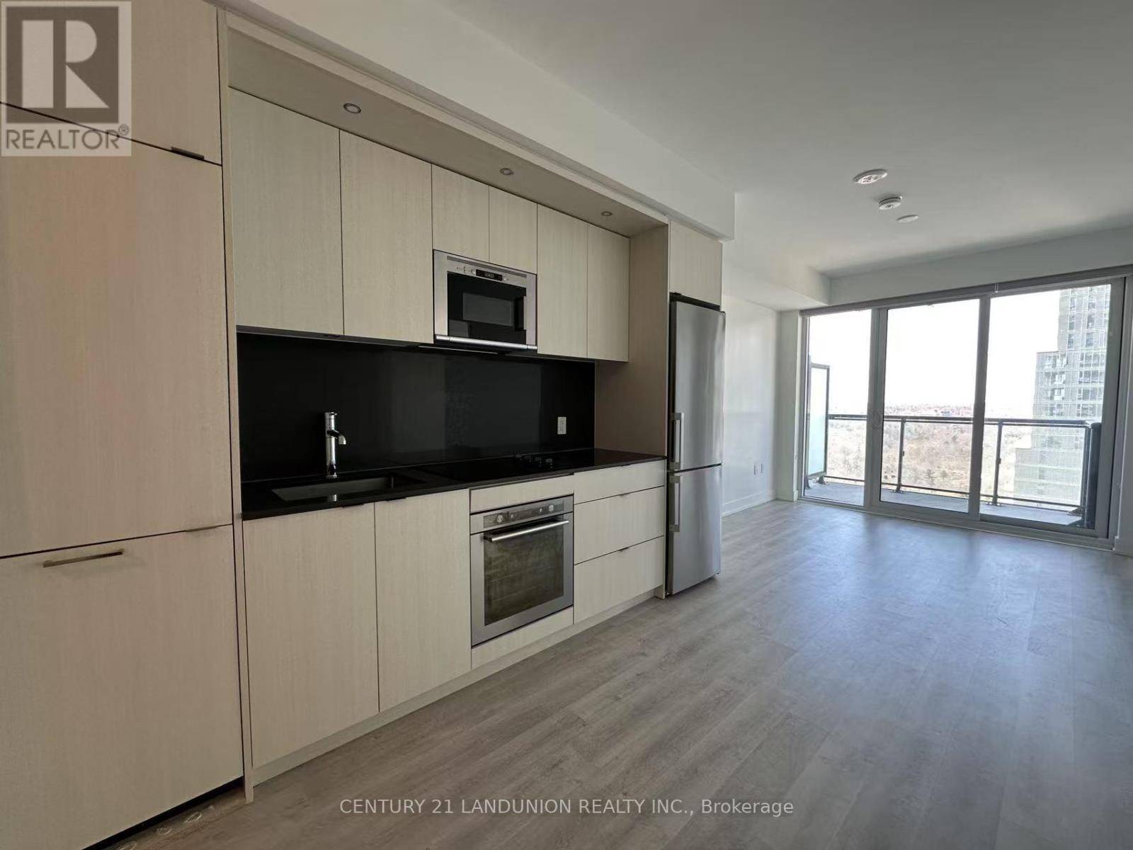 Toronto (banbury-don Mills), ON M3C0P7,30 Inn On The Park DR #2911
