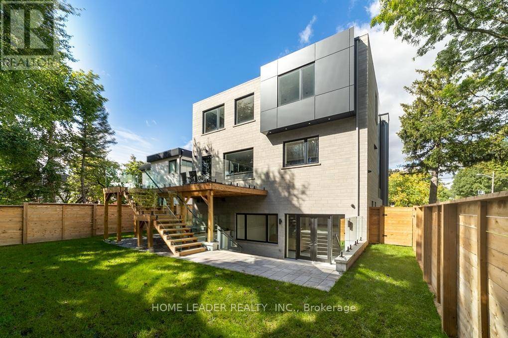 Toronto (lansing-westgate), ON M2N1J5,169 POYNTZ AVENUE