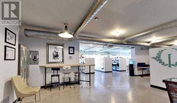 Toronto (little Portugal), ON M6J1X8,1269 Dundas ST West #200