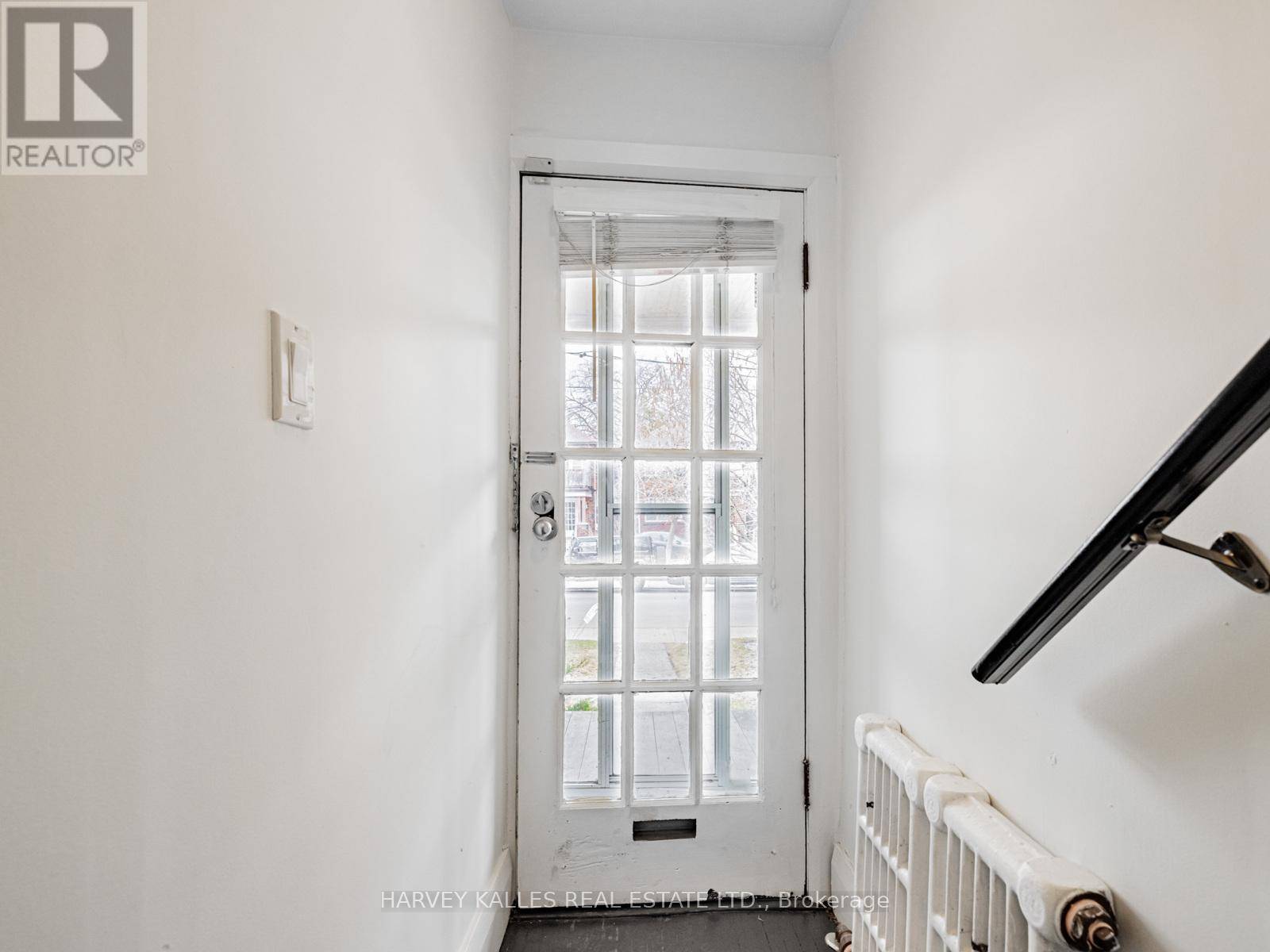 Toronto (lawrence Park North), ON M4N2A7,29 SNOWDON AVENUE