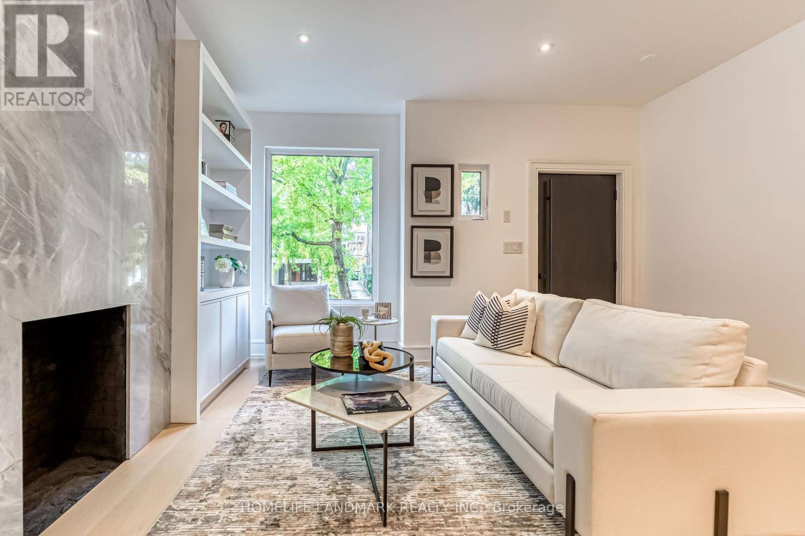 Toronto (annex), ON M5R3C7,195 ALBANY AVENUE