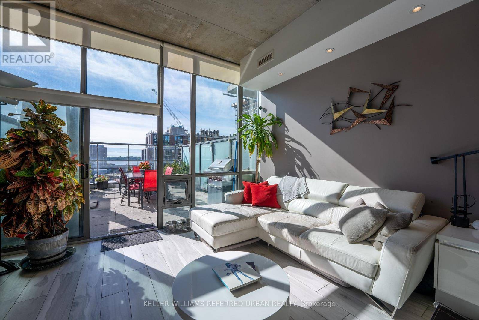 Toronto (waterfront Communities), ON M5A3R3,33 Mill ST #624