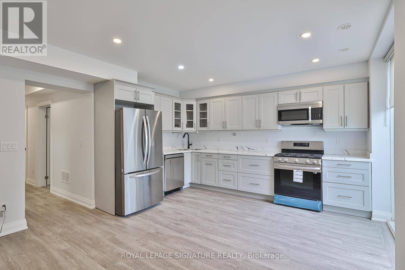 Toronto (humewood-cedarvale), ON M6C1P6,LOWER LEVEL - 60 BELVIDERE AVENUE