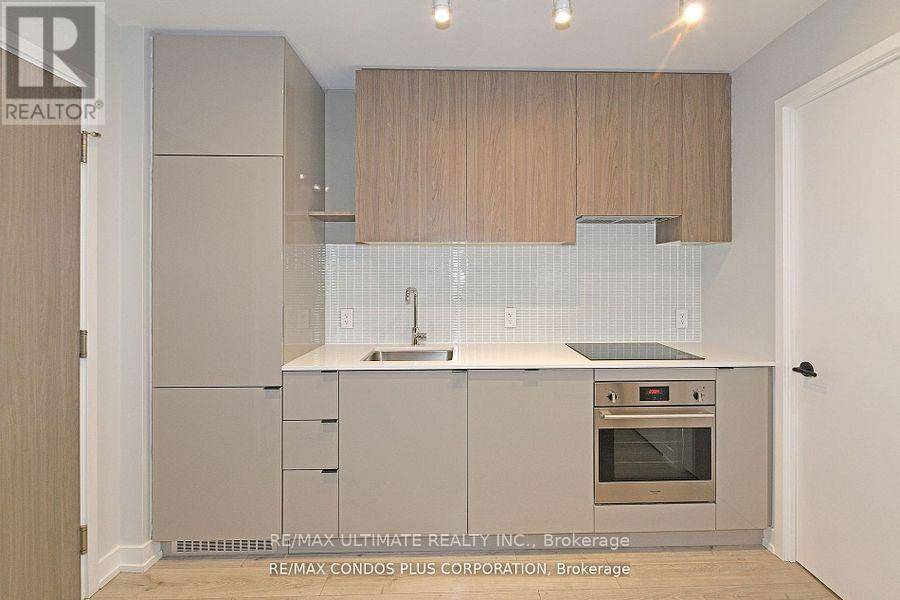 Toronto (mount Pleasant West), ON M4P0C8,161 Roehampton AVE #233