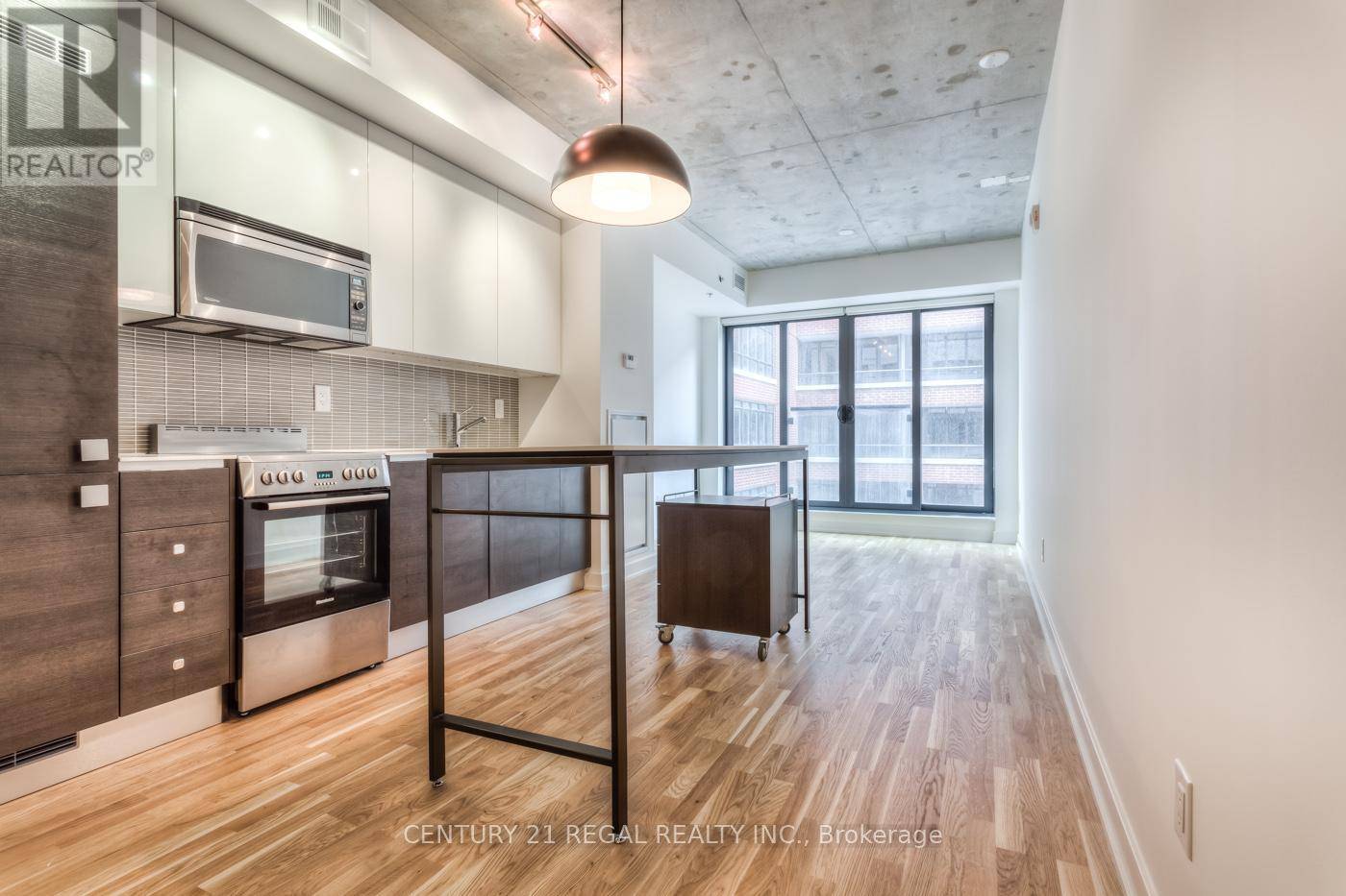 Toronto (little Portugal), ON M6J0B6,8 Dovercourt RD #310