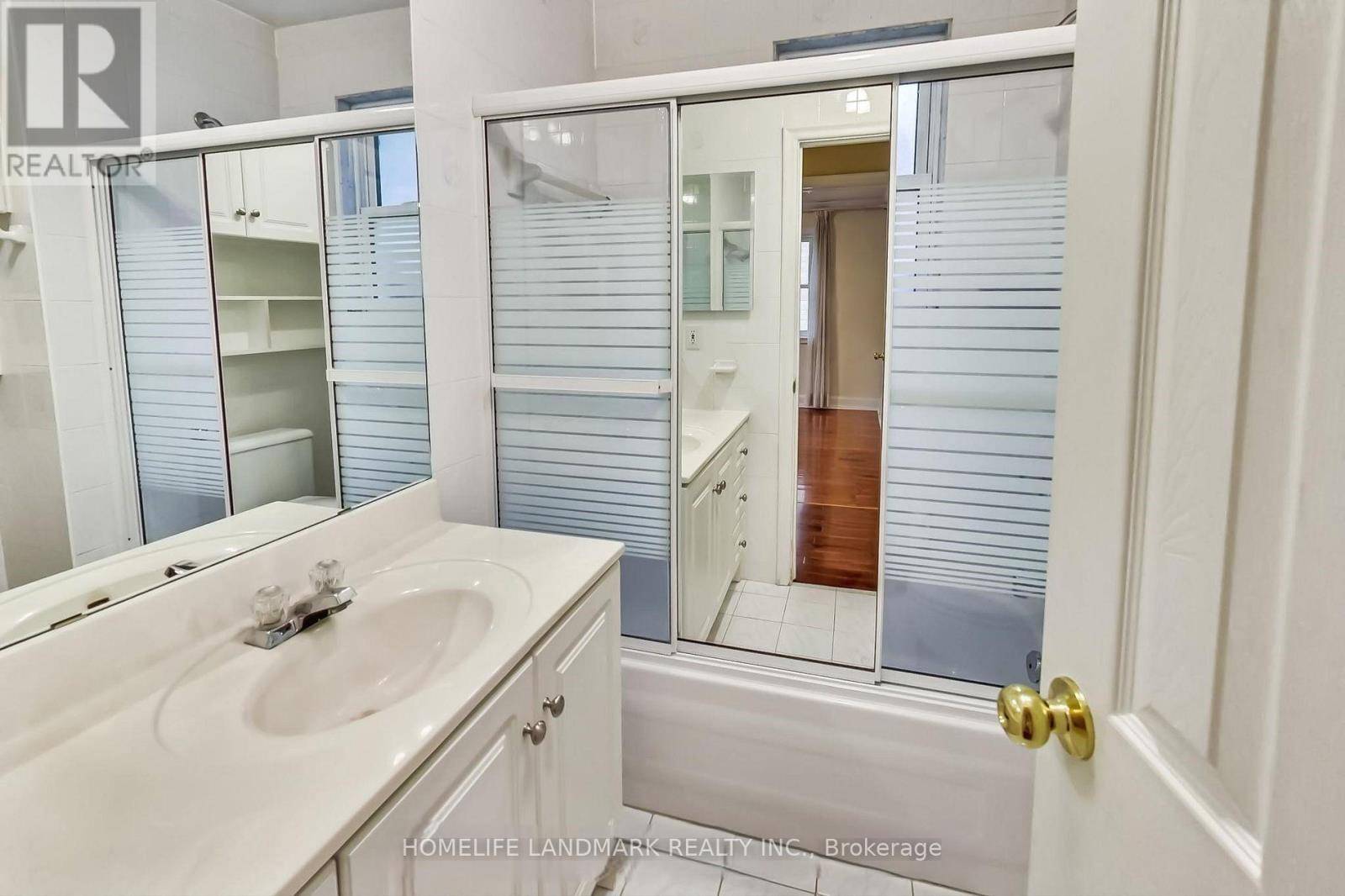 Toronto (lansing-westgate), ON M2N1J3,95 POYNTZ MAIN AVENUE
