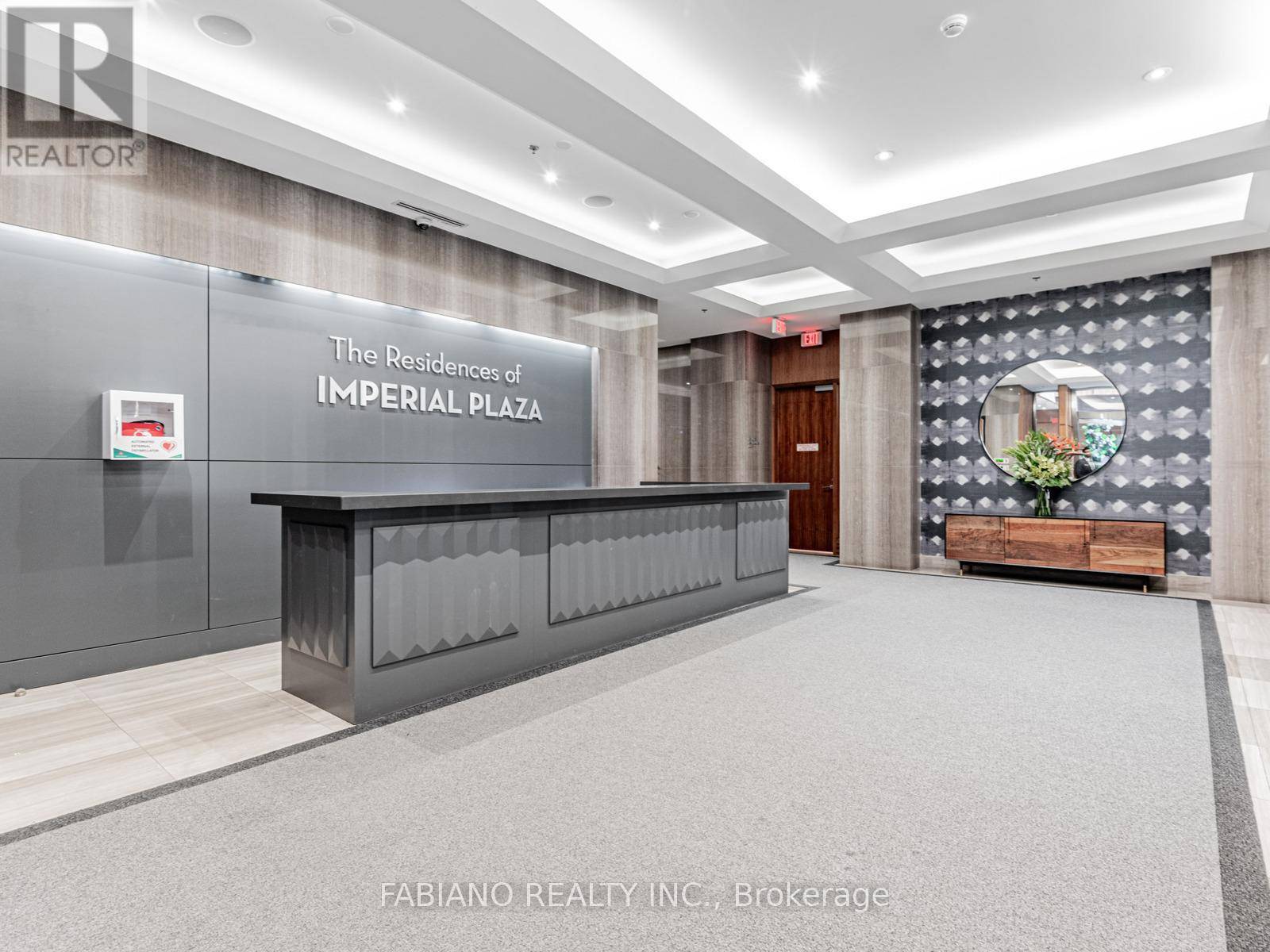 Toronto (yonge-st. Clair), ON M4V1N5,111 West St Clair AVE West #418