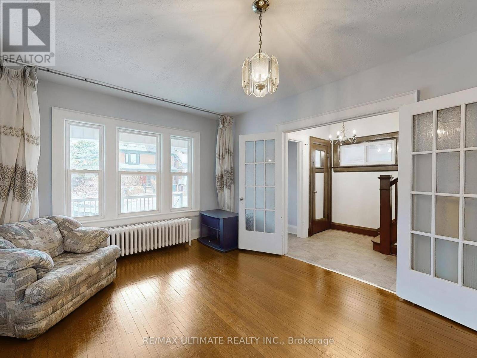 Toronto (oakwood Village), ON M6E3P5,1809 DUFFERIN STREET