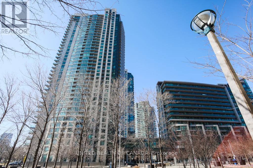 Toronto (niagara), ON M5V4A2,215 Fort York BLVD ##705