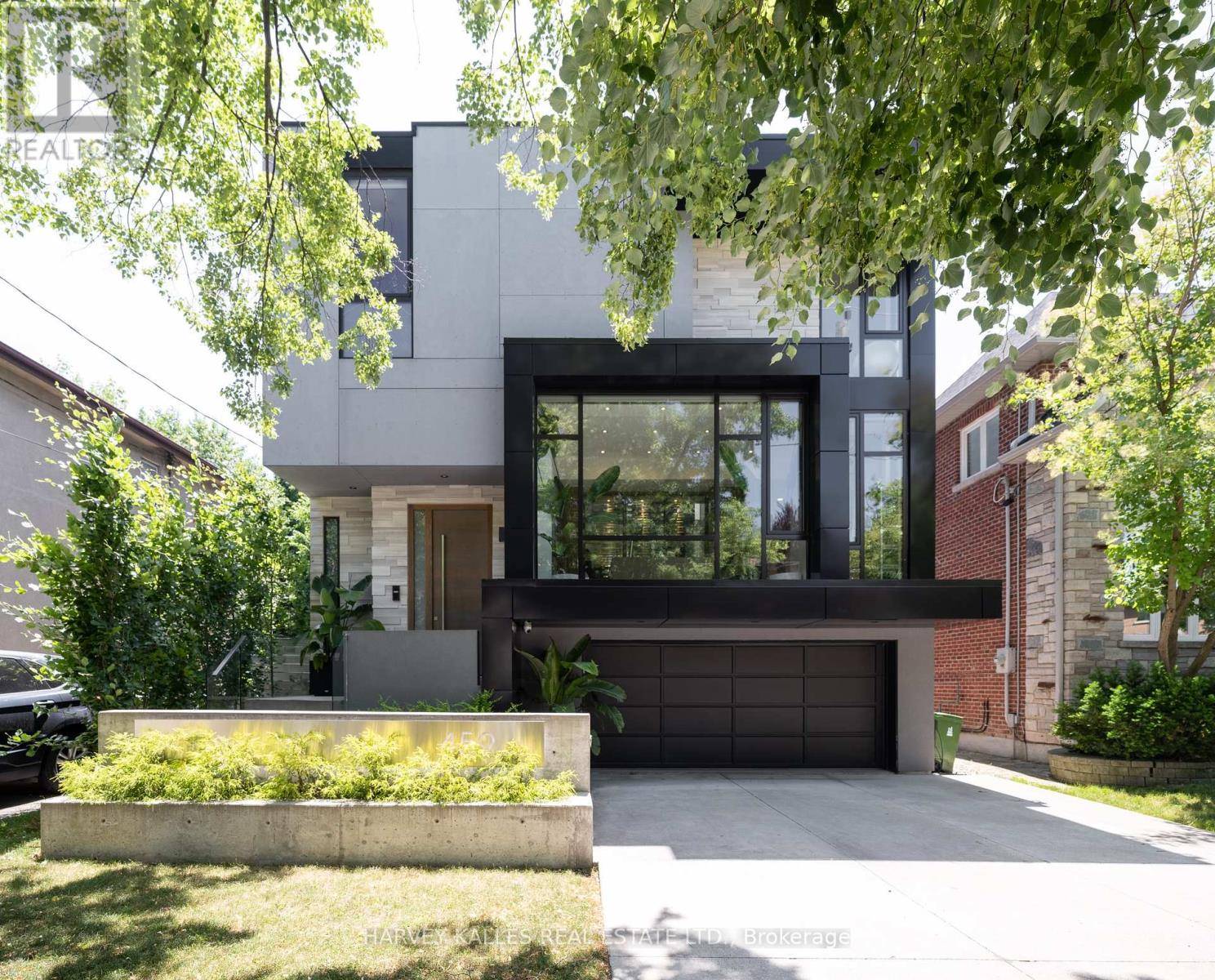 Toronto (bedford Park-nortown), ON M5M1T9,459 FAIRLAWN AVENUE