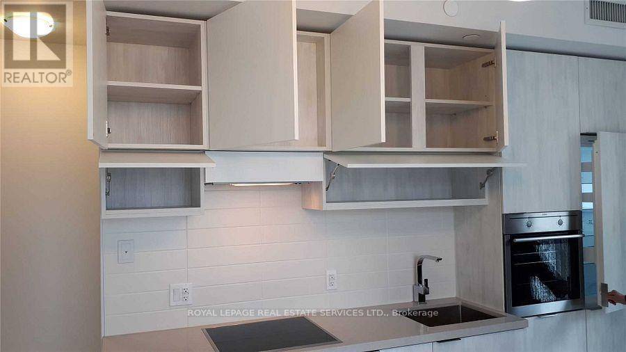 Toronto (mount Pleasant West), ON M4P1A6,8 Eglinton AVE East #505