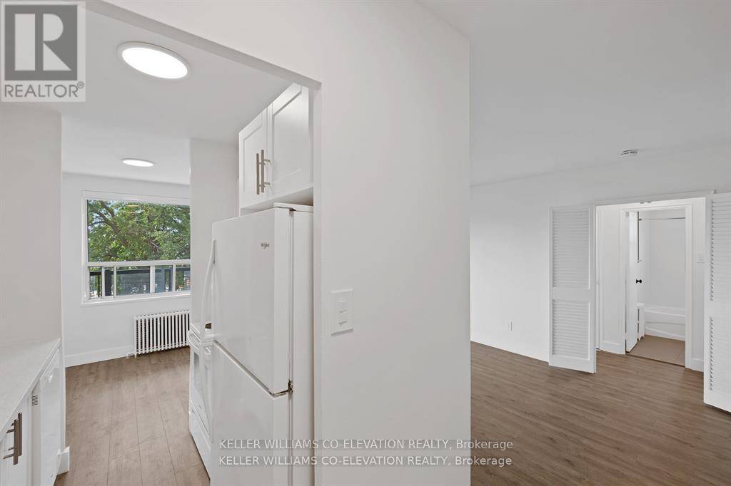 Toronto (victoria Village), ON M4A2A3,3 Swift DR #204