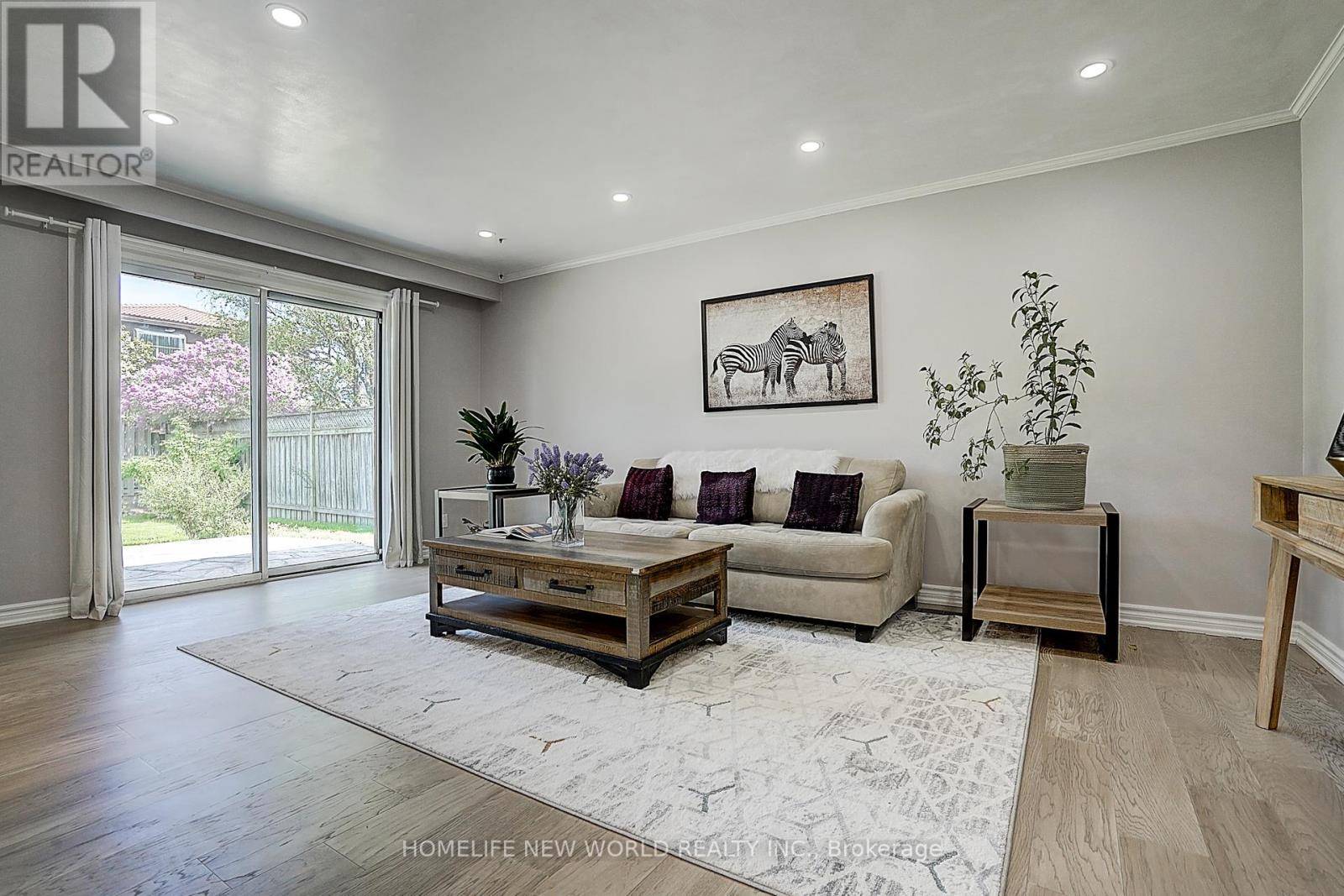 Toronto (pleasant View), ON M2J4B3,19 PONDSVIEW DRIVE