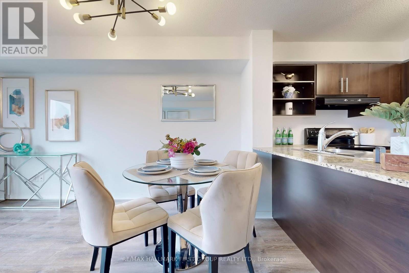 Toronto (banbury-don Mills), ON M3C4J1,120 Dallimore CIR #201