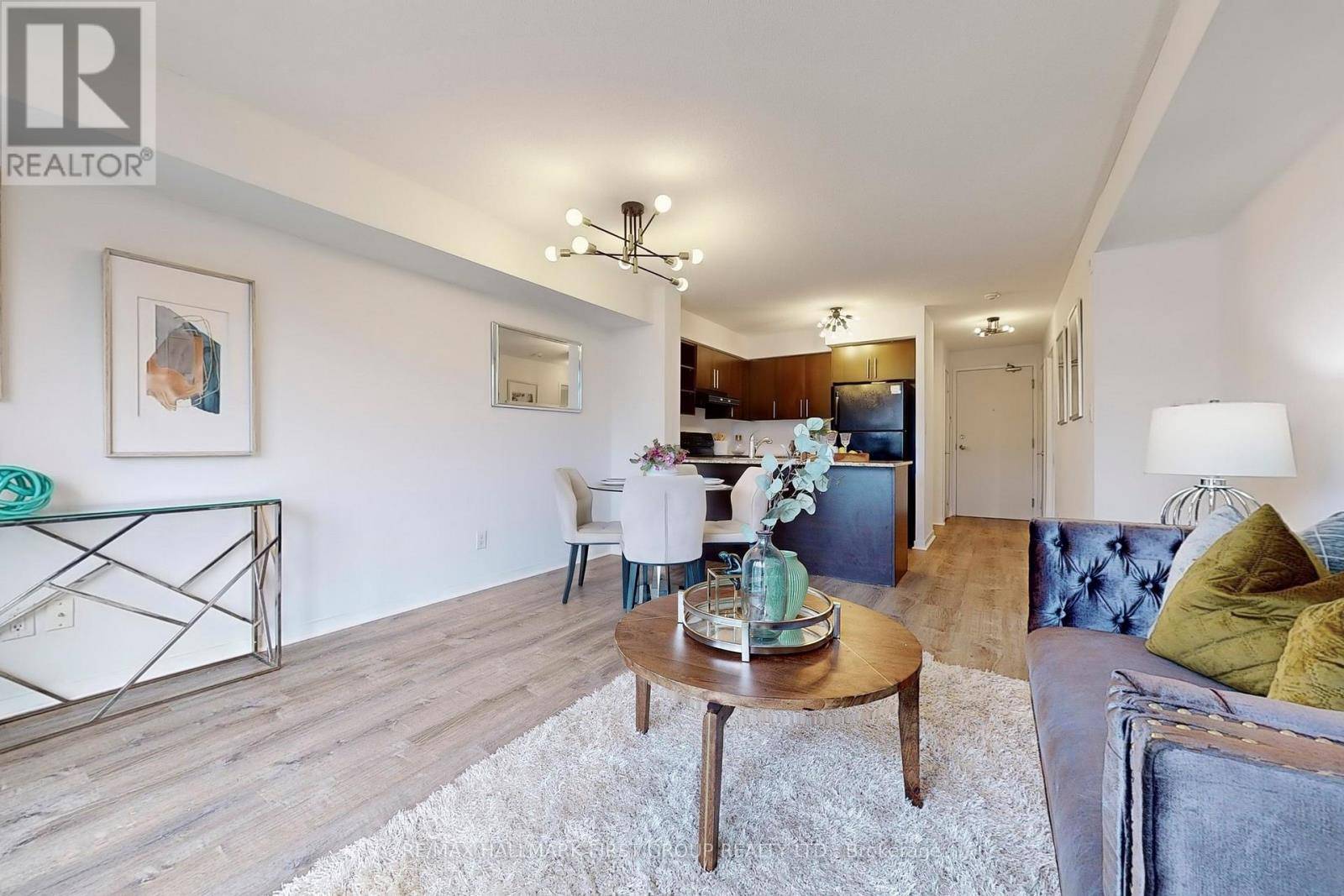 Toronto (banbury-don Mills), ON M3C4J1,120 Dallimore CIR #201