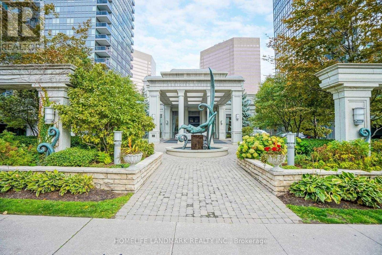 Toronto (newtonbrook West), ON M2M0A5,25 Greenview AVE #516