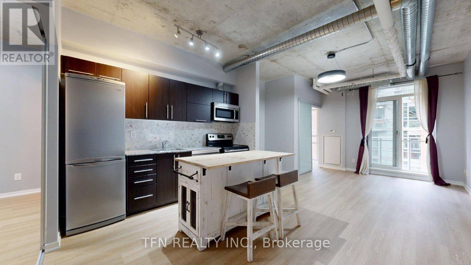 Toronto (little Portugal), ON M6J0A1,170 Sudbury ST #413
