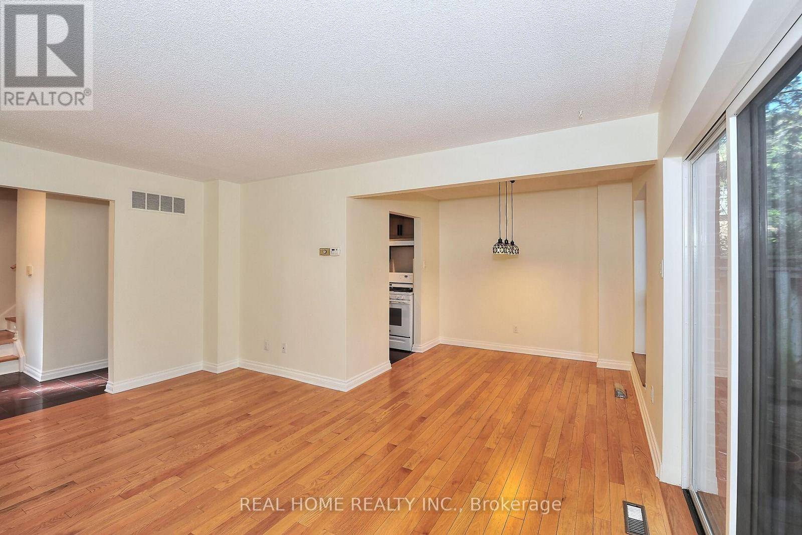 Toronto (st. Andrew-windfields), ON M2L1S1,10 Farina Mill WAY #244
