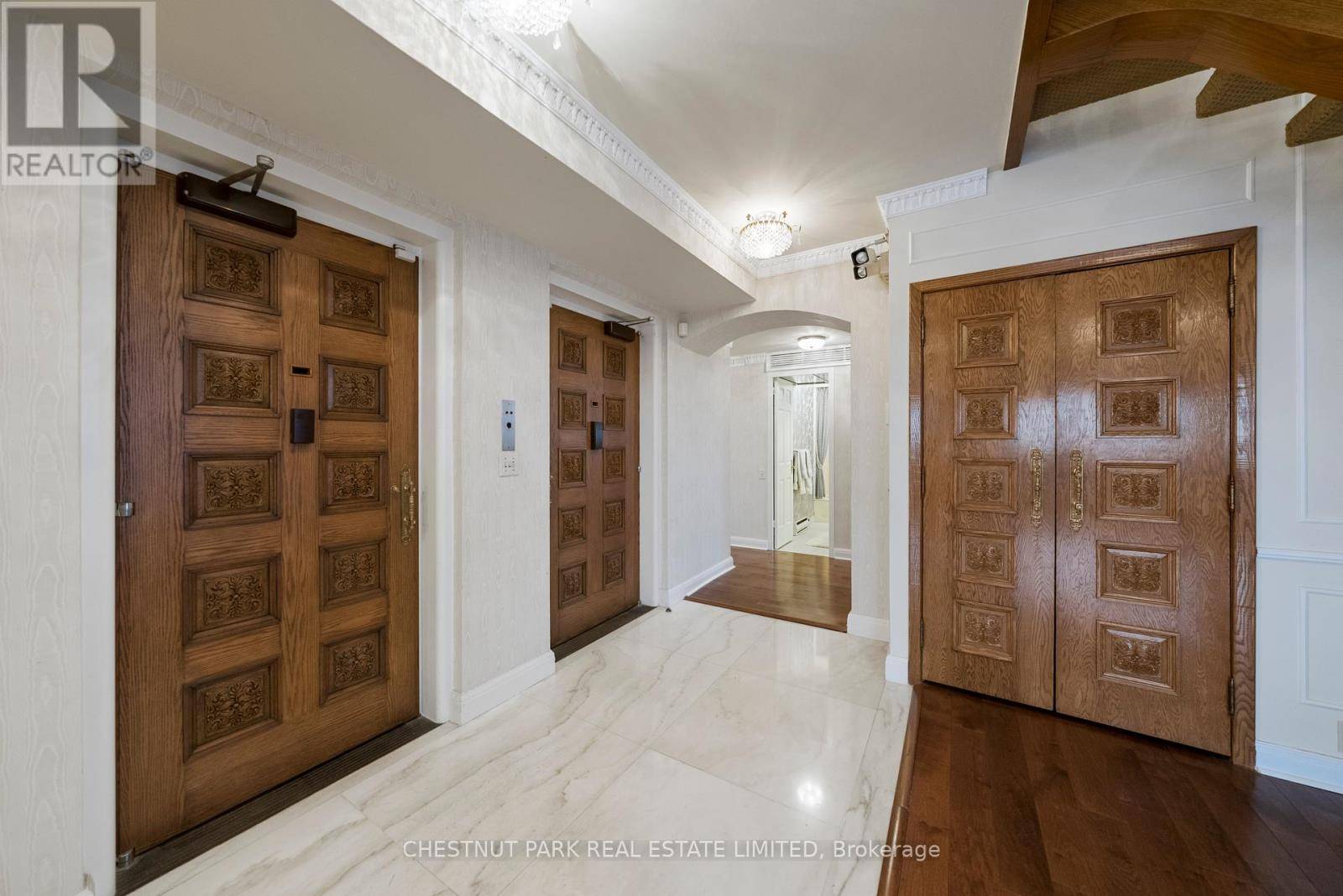 Toronto (englemount-lawrence), ON M6B2Z4,2600 Bathurst ST #PH 1