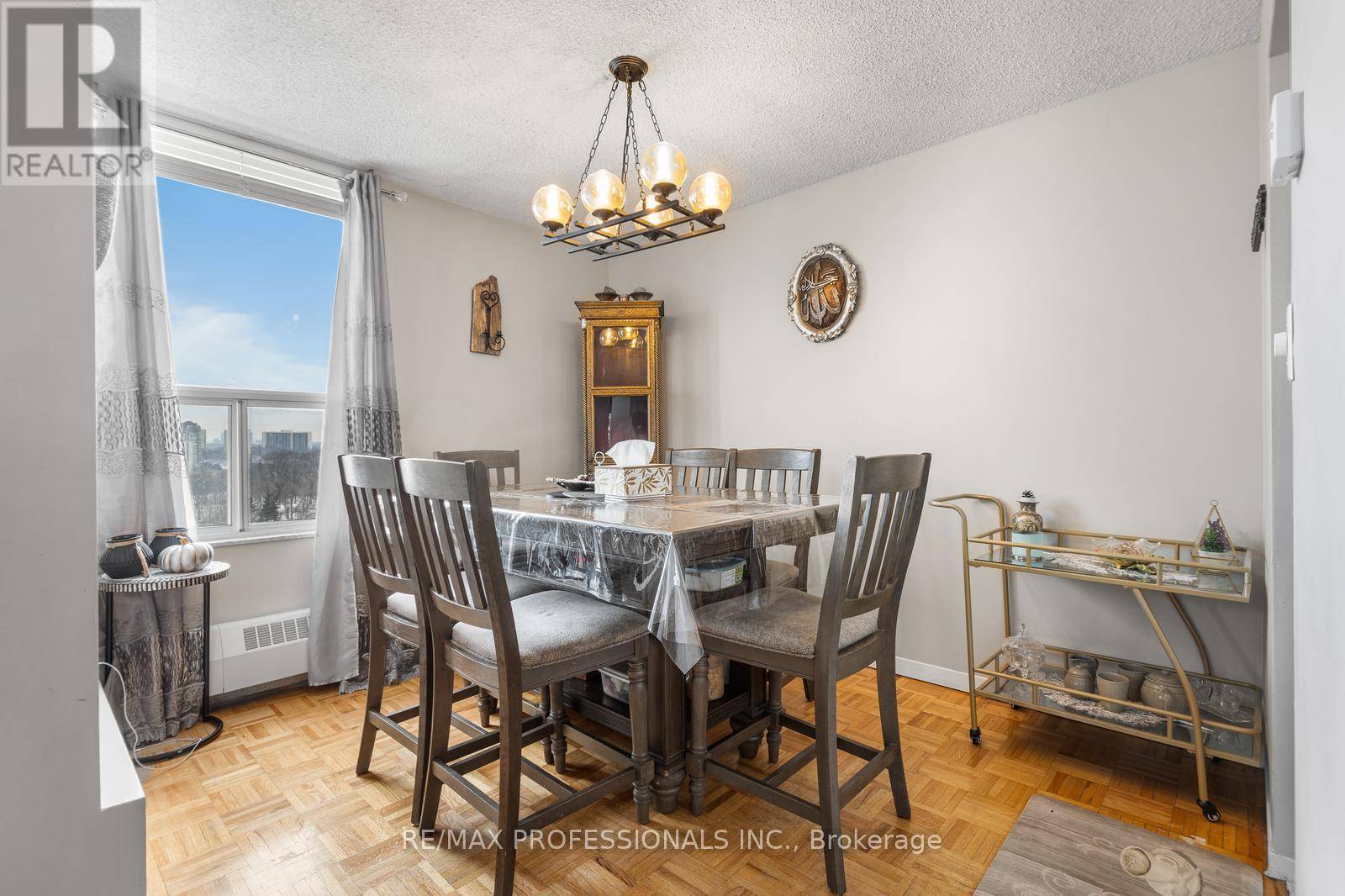 Toronto (flemingdon Park), ON M3C1A2,60 Pavane Linkway #1414